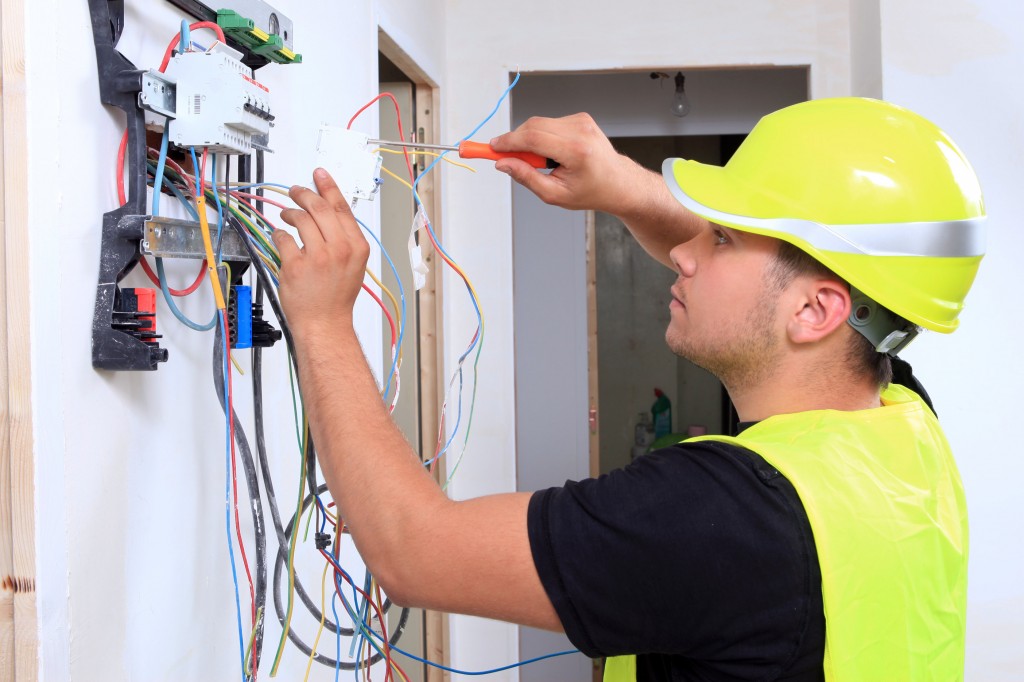 Benefits of Hiring Licensed Electrician Ultra Cavallsdelvent